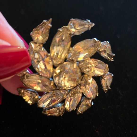 Vintage Rhinestone Swirl Brooch Pin Clip - Picture 5 of 8